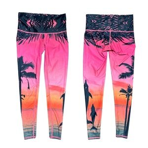 Teeki Love the Adventure Hot Pink Hot Pant Dolphin‎ Sunset Leggings Small